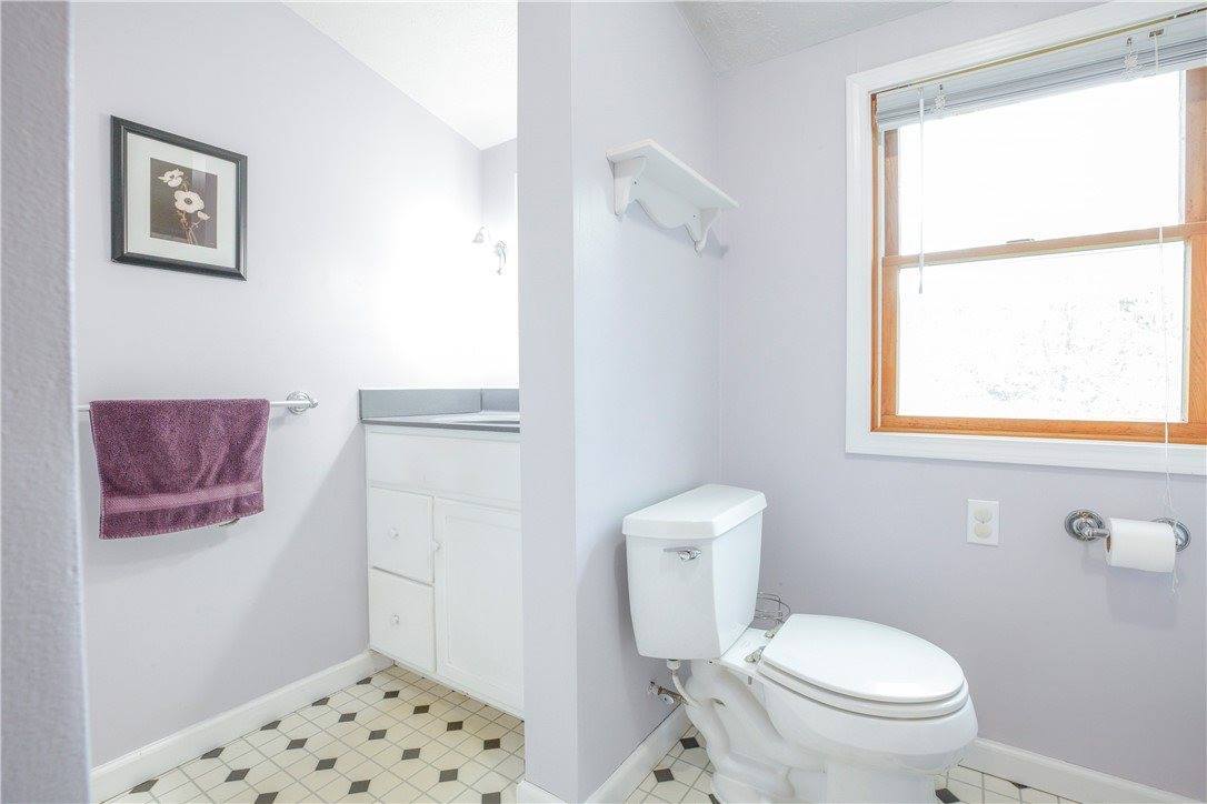 208 Cape Cod Way, Henrietta, NY 14623