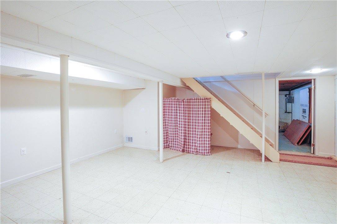 208 Cape Cod Way, Henrietta, NY 14623