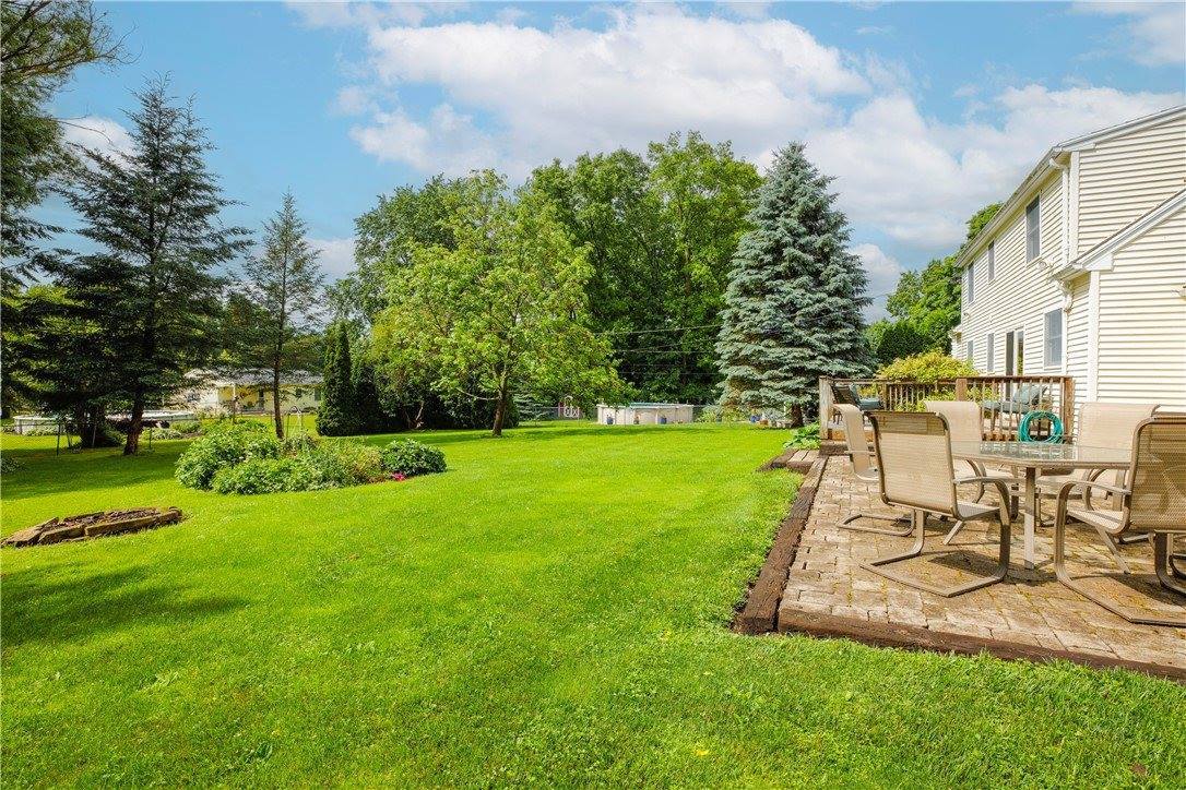 208 Cape Cod Way, Henrietta, NY 14623