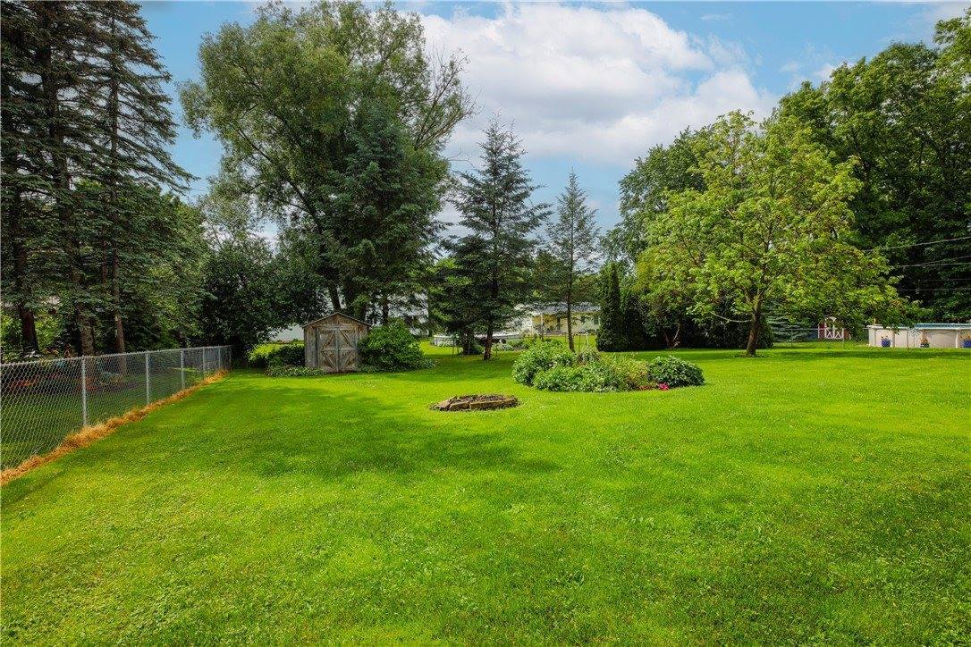 208 Cape Cod Way, Henrietta, NY 14623