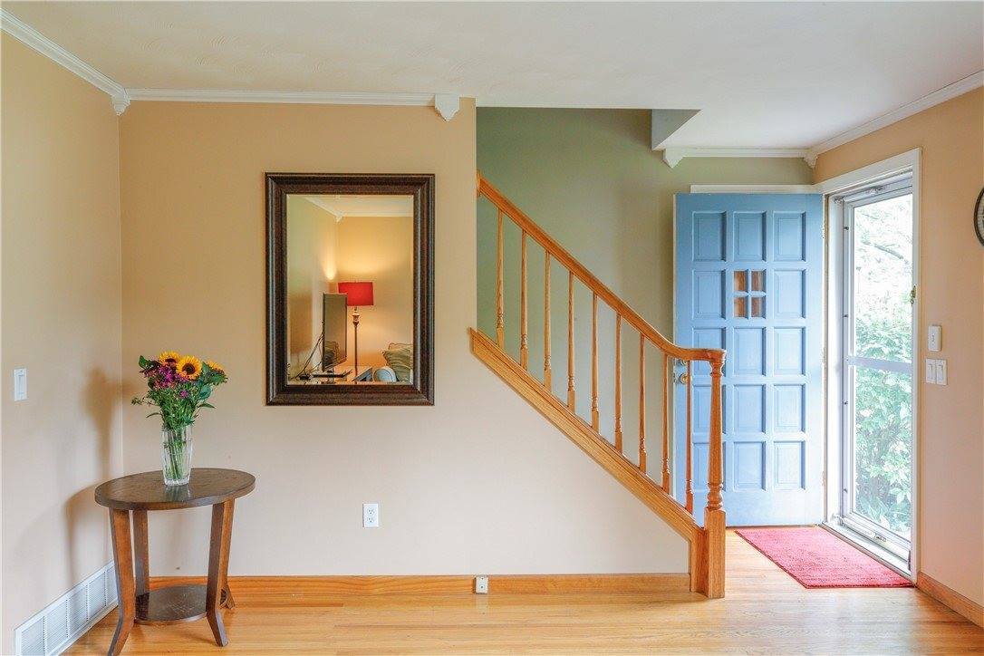 208 Cape Cod Way, Henrietta, NY 14623