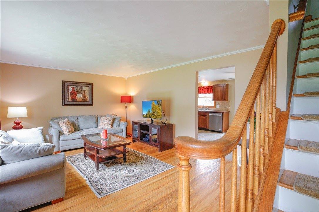 208 Cape Cod Way, Henrietta, NY 14623