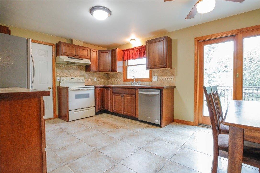 208 Cape Cod Way, Henrietta, NY 14623