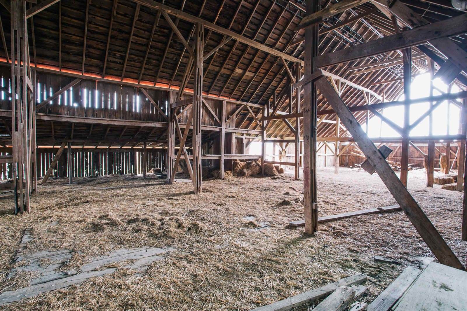 N9891 N Pole Grove Road, Alma Center, WI 54611