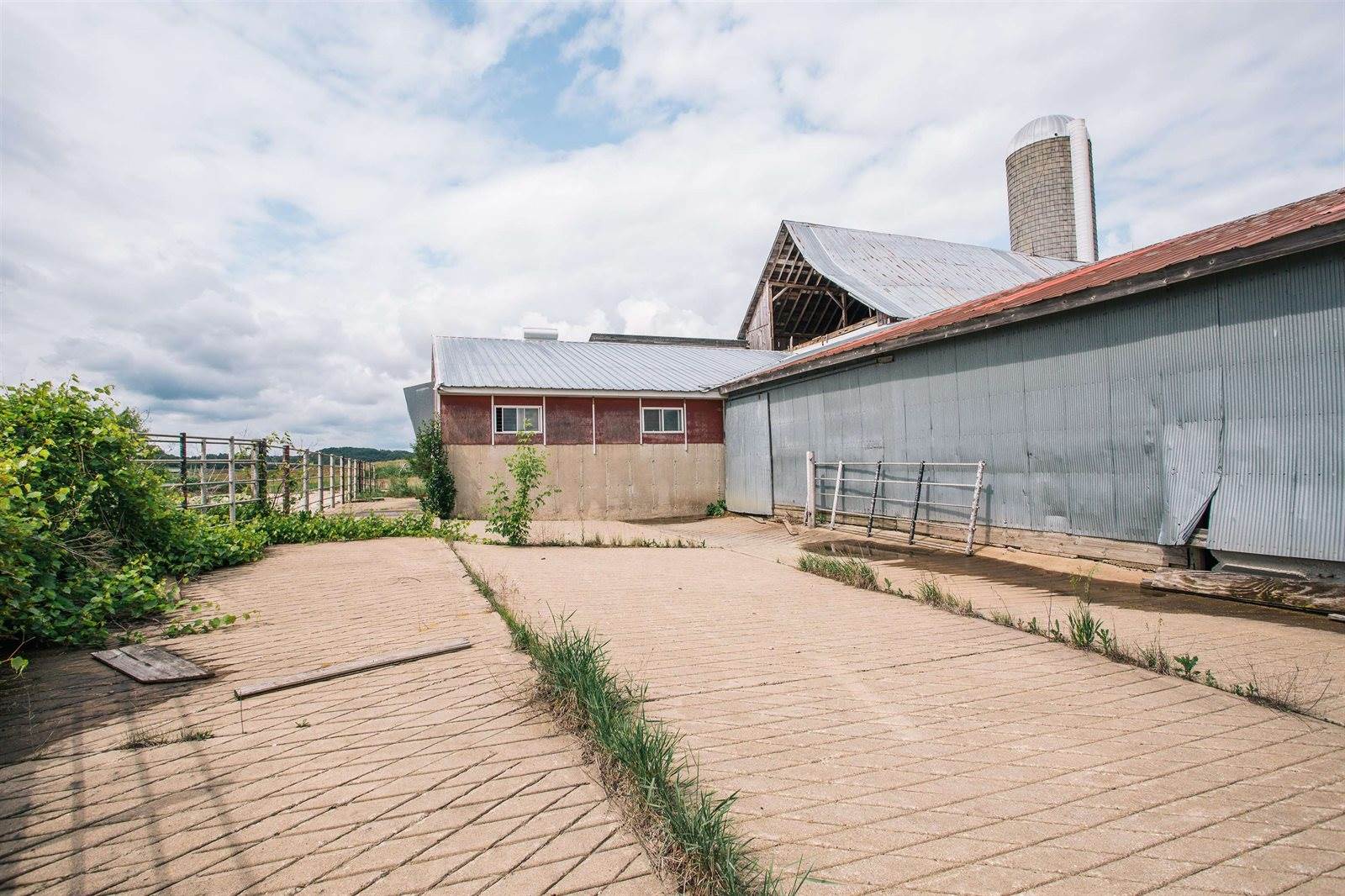 N9891 N Pole Grove Road, Alma Center, WI 54611