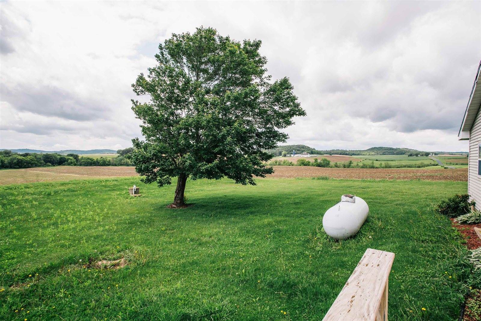 N9891 N Pole Grove Road, Alma Center, WI 54611