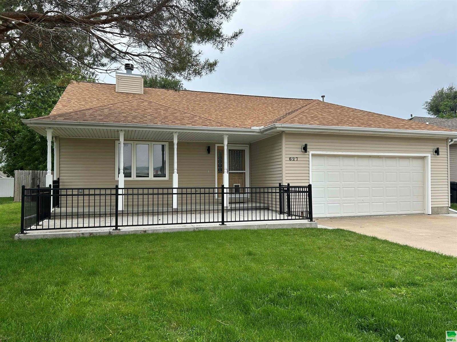 627 Lakeview Dr., McCook Lake, SD 57049