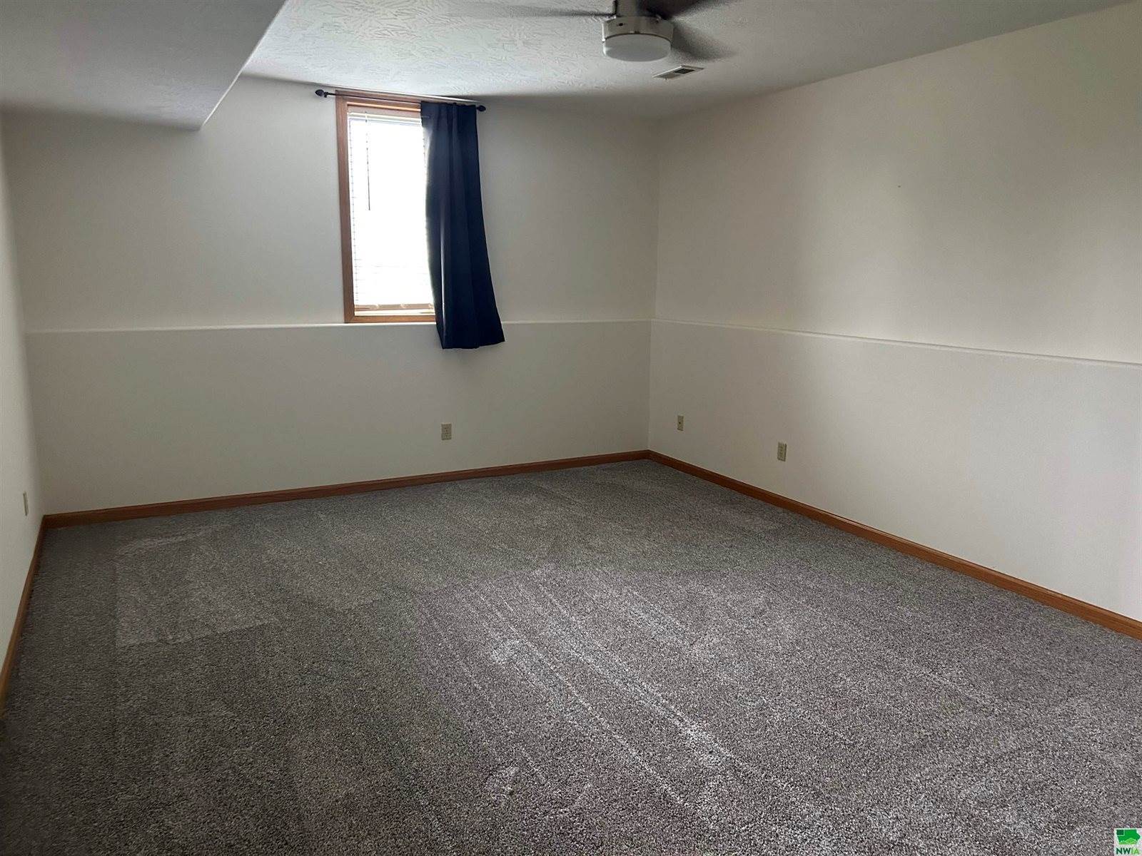 627 Lakeview Dr., McCook Lake, SD 57049