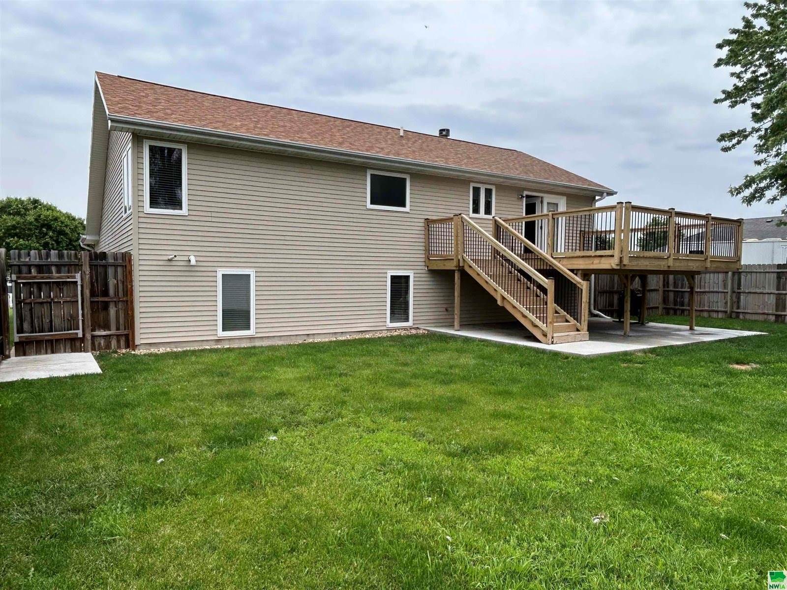 627 Lakeview Dr., McCook Lake, SD 57049