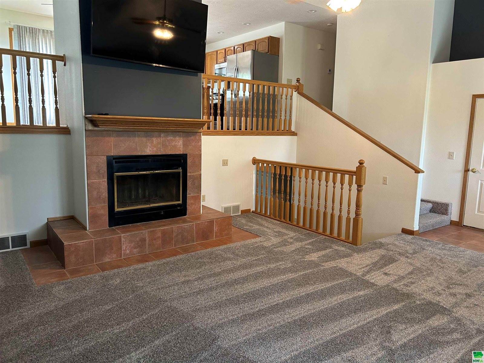 627 Lakeview Dr., McCook Lake, SD 57049