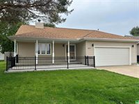 627 Lakeview Dr., McCook Lake, SD 57049