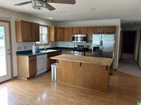 627 Lakeview Dr., McCook Lake, SD 57049