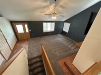 627 Lakeview Dr., McCook Lake, SD 57049