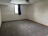 627 Lakeview Dr., McCook Lake, SD 57049