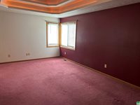 627 Lakeview Dr., McCook Lake, SD 57049