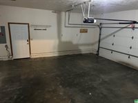 627 Lakeview Dr., McCook Lake, SD 57049