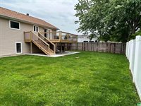 627 Lakeview Dr., McCook Lake, SD 57049