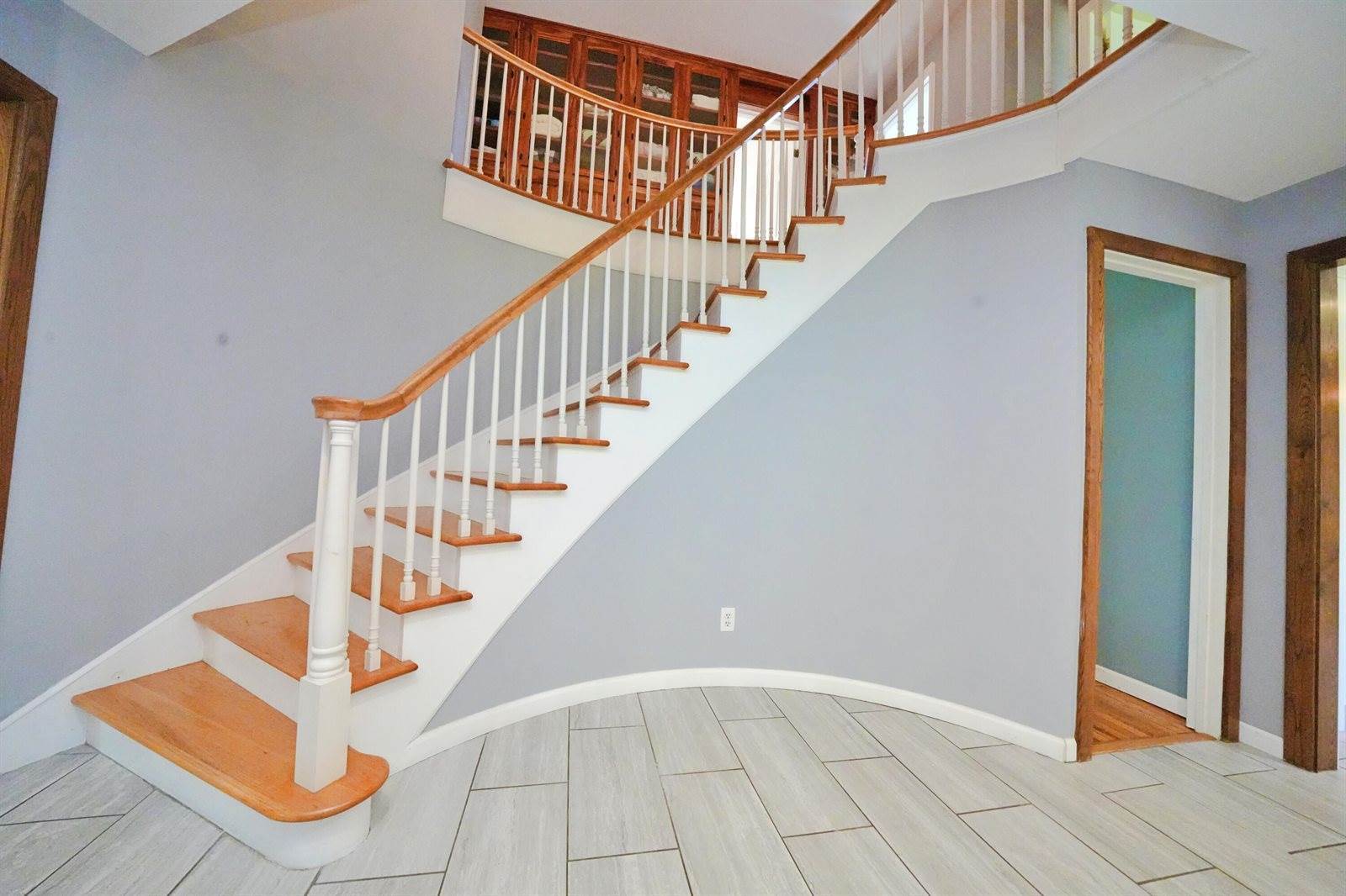 428 Main Street, Orono, ME 04473