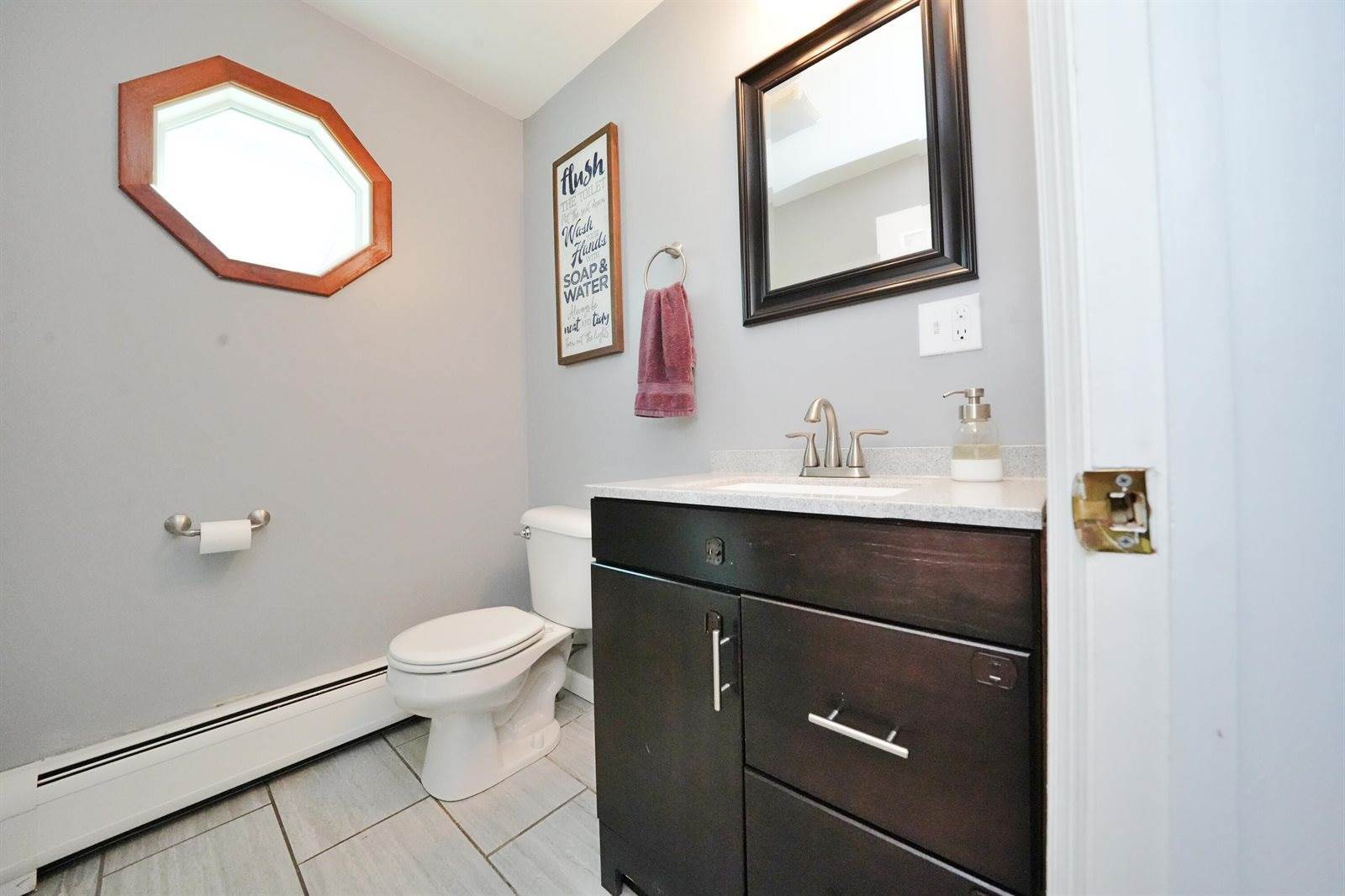 428 Main Street, Orono, ME 04473