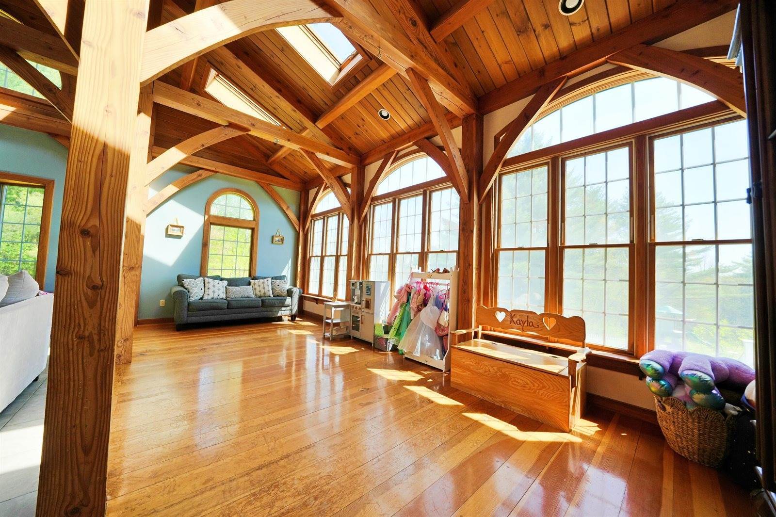 428 Main Street, Orono, ME 04473