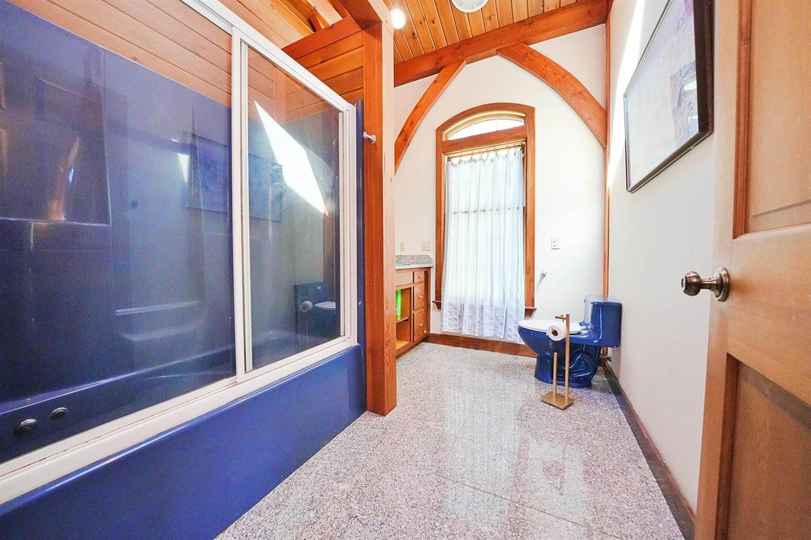 428 Main Street, Orono, ME 04473