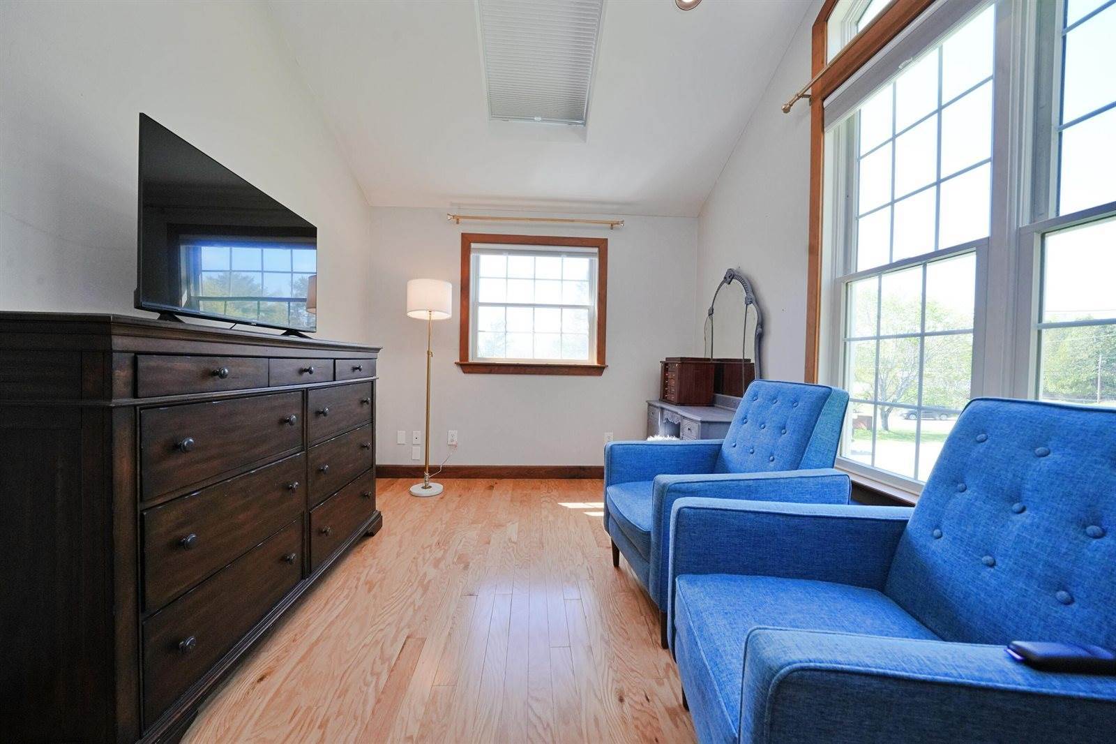 428 Main Street, Orono, ME 04473