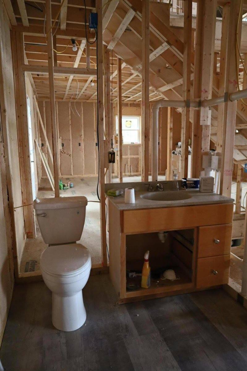 464-467 Memorial Drive, Winthrop, ME 04364