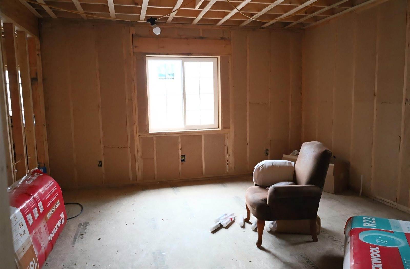 464-467 Memorial Drive, Winthrop, ME 04364