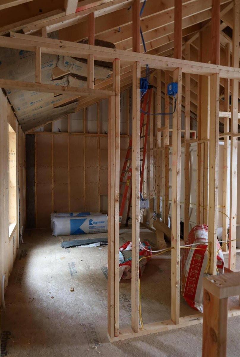 464-467 Memorial Drive, Winthrop, ME 04364