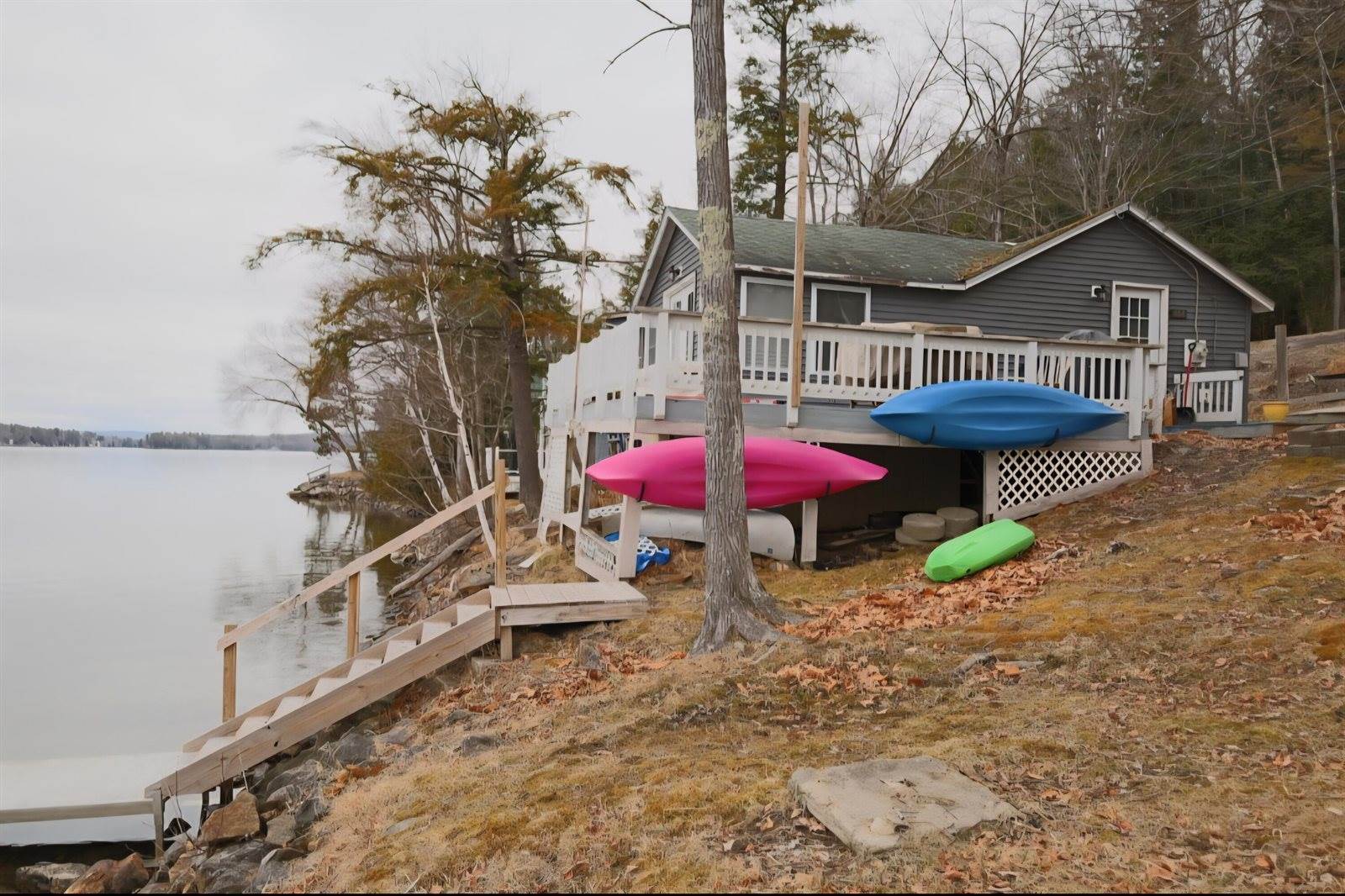 464-467 Memorial Drive, Winthrop, ME 04364