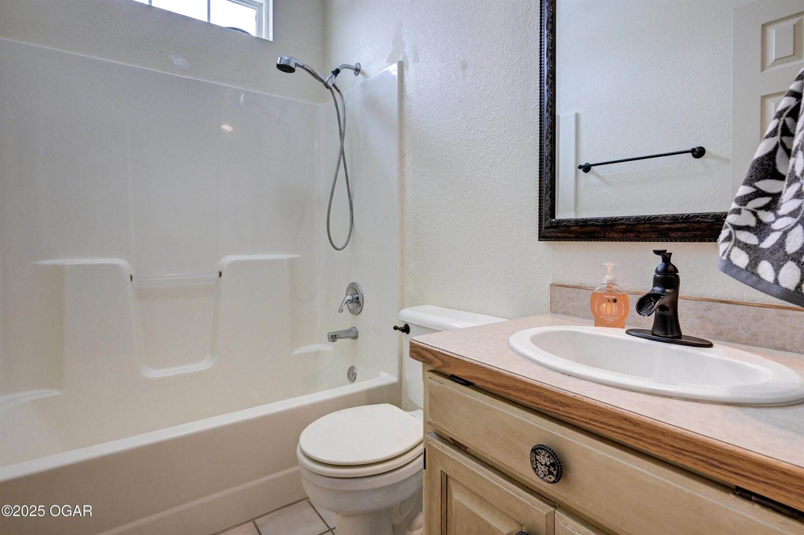 4320 Wisteria Way, Joplin, MO 64801