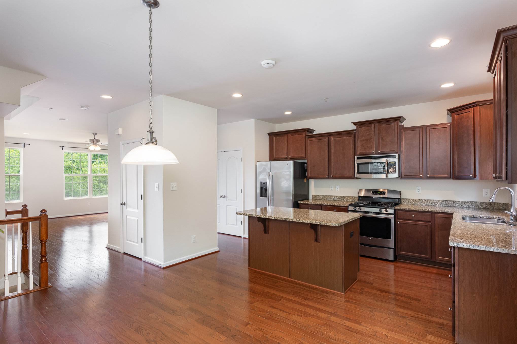 1020 Pultney Ln, Glen Burnie, MD 21060