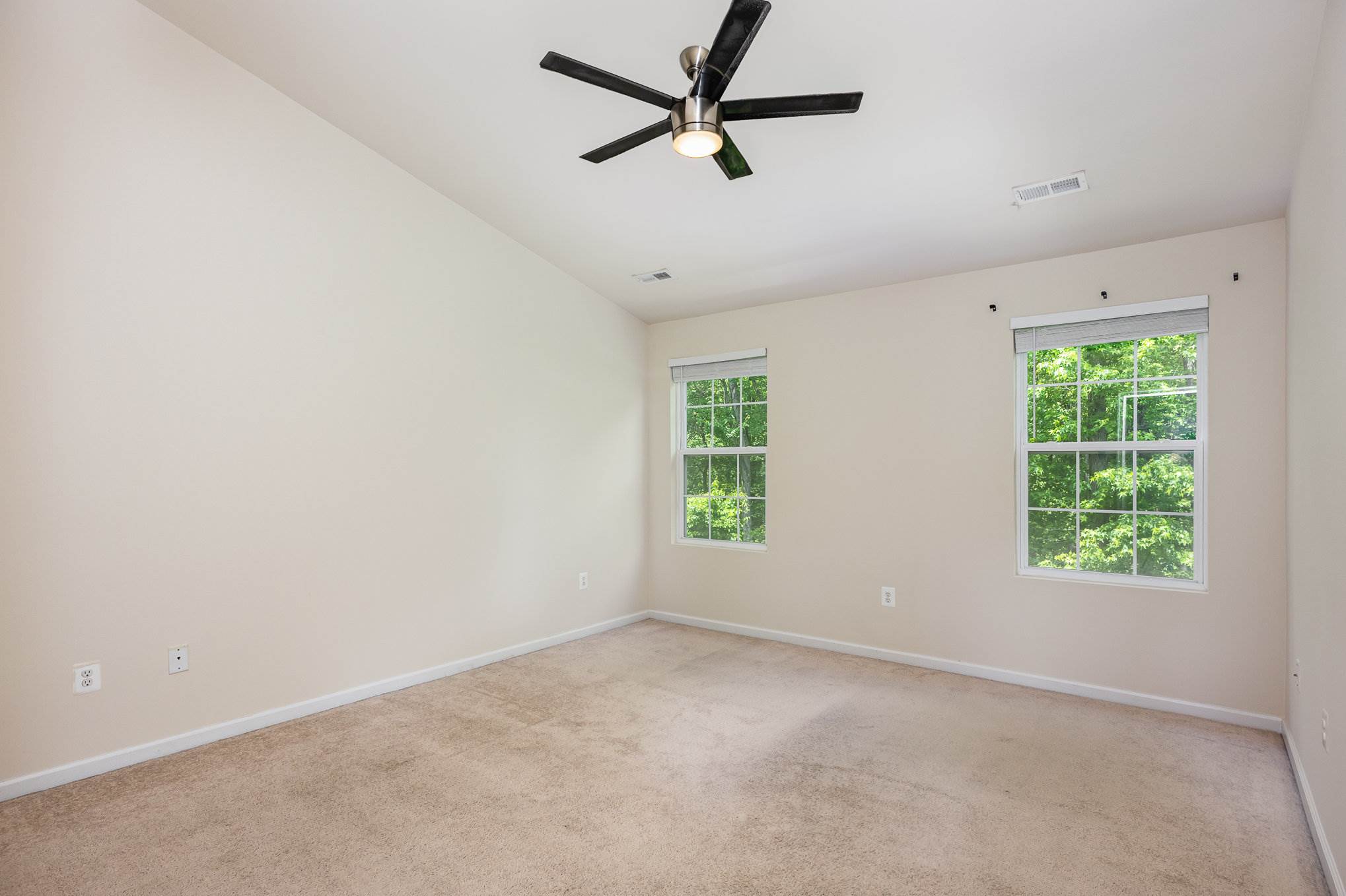 1020 Pultney Ln, Glen Burnie, MD 21060