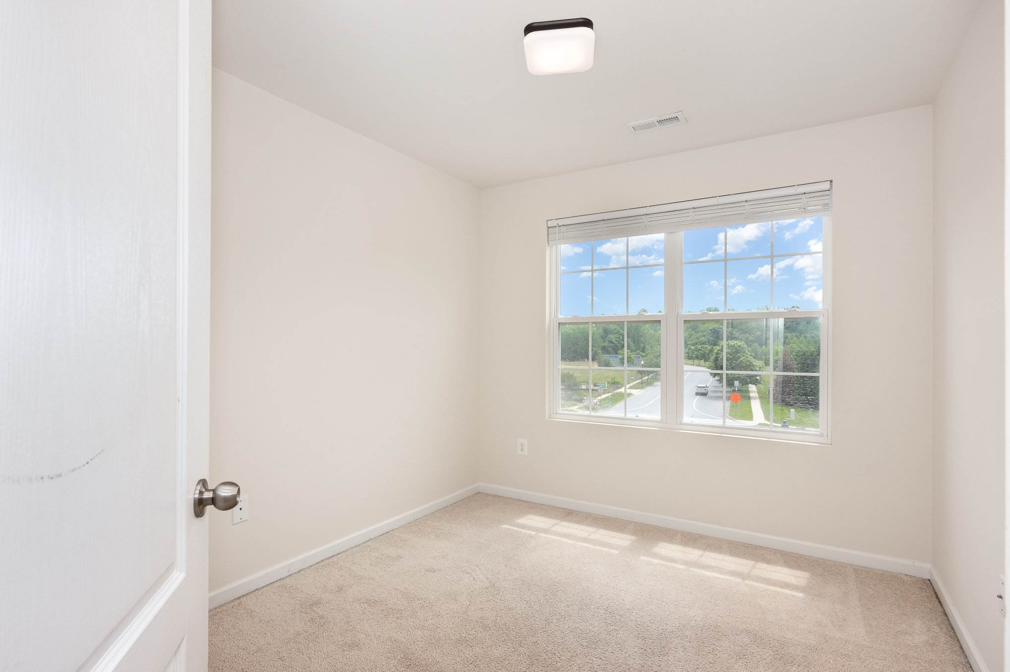 1020 Pultney Ln, Glen Burnie, MD 21060