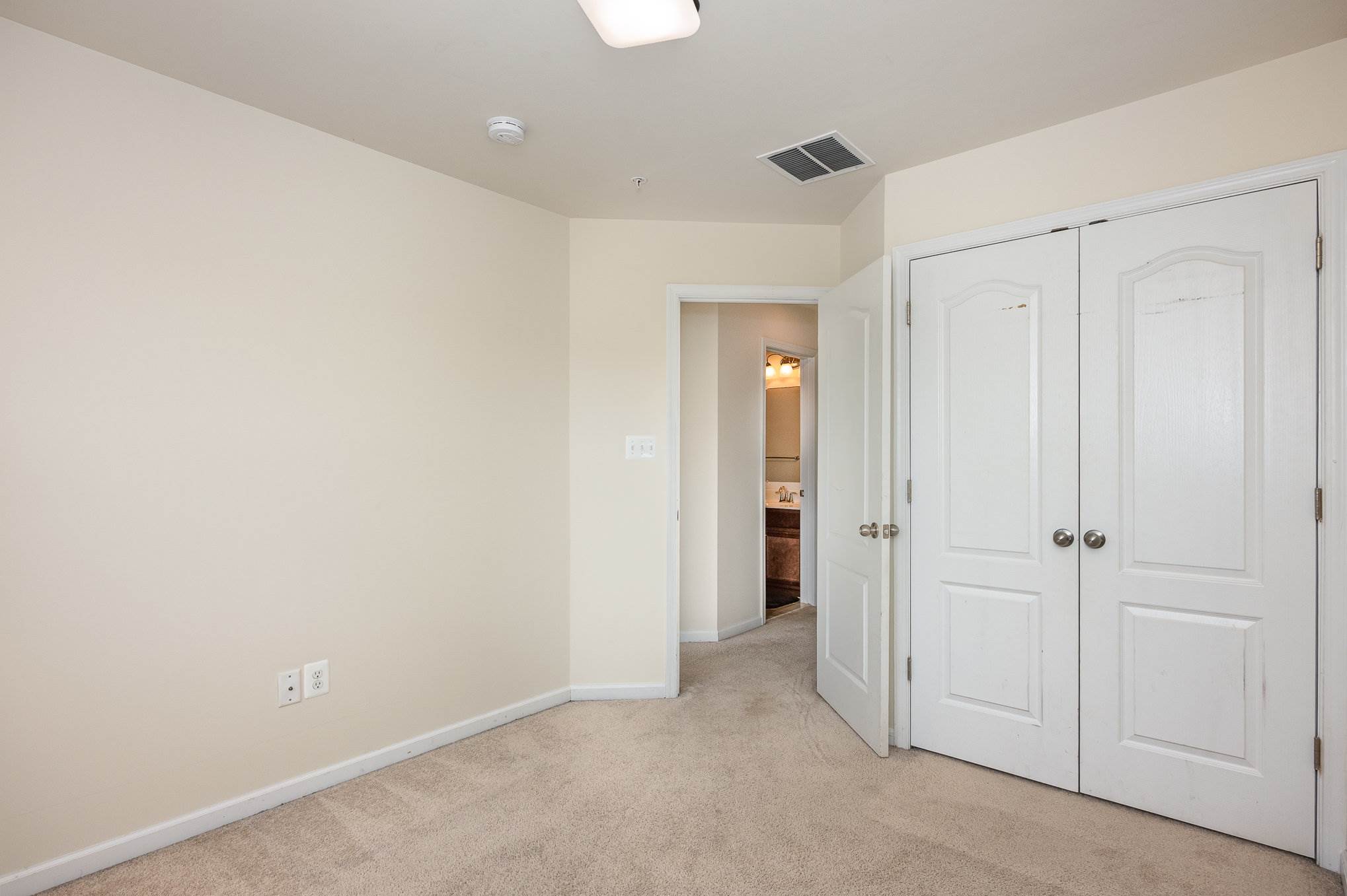 1020 Pultney Ln, Glen Burnie, MD 21060