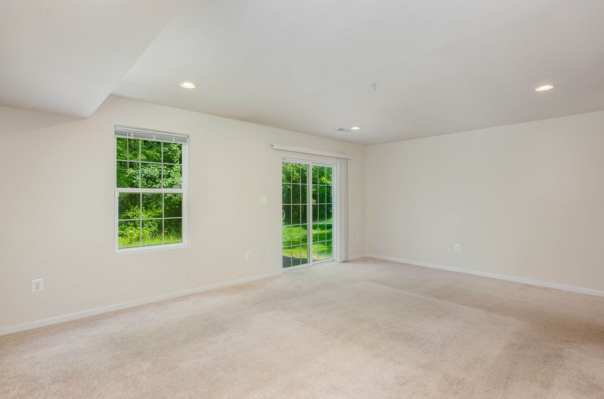 1020 Pultney Ln, Glen Burnie, MD 21060