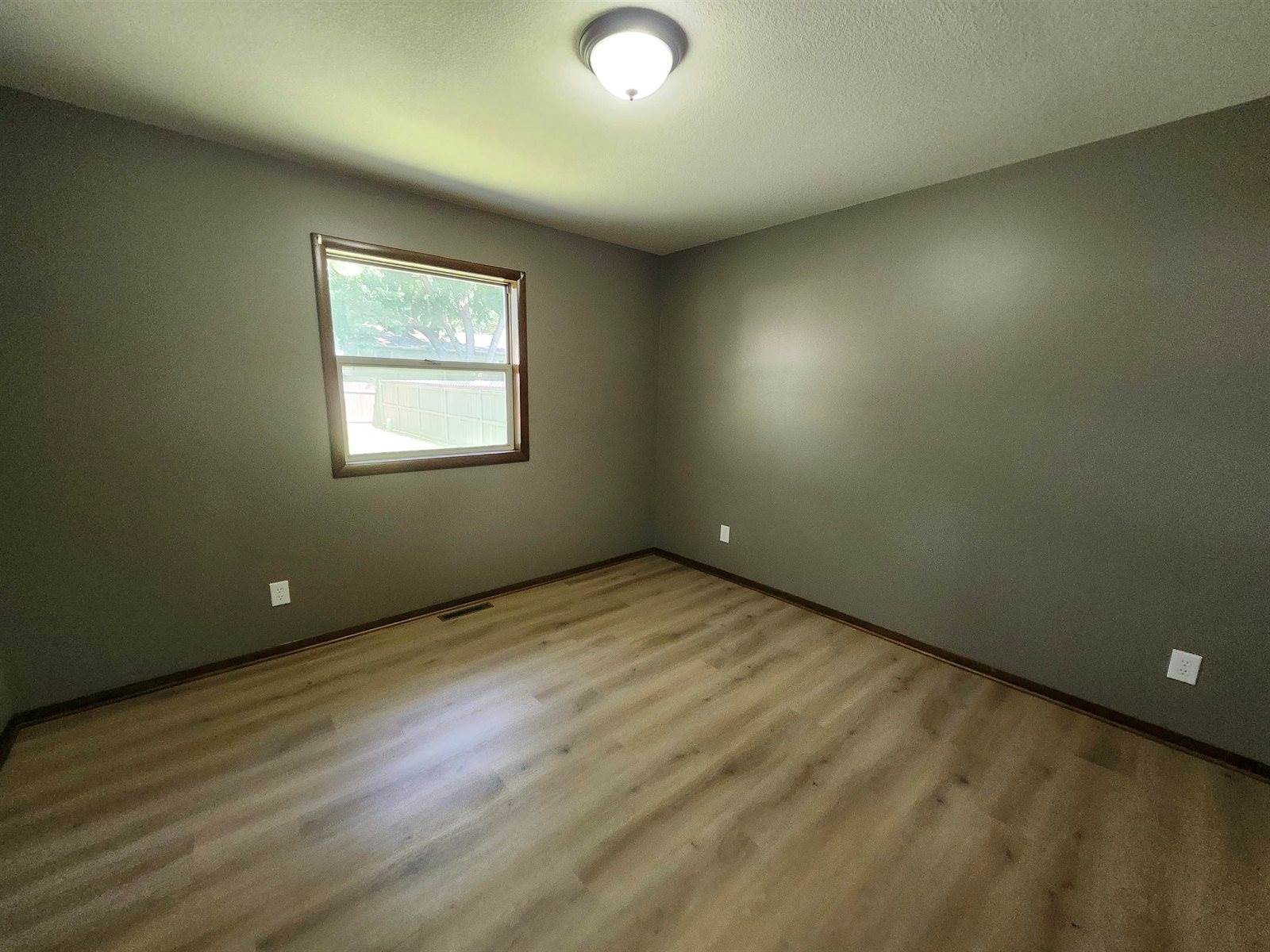 1532 North Rockwood Blvd, Mulvane, KS 67110