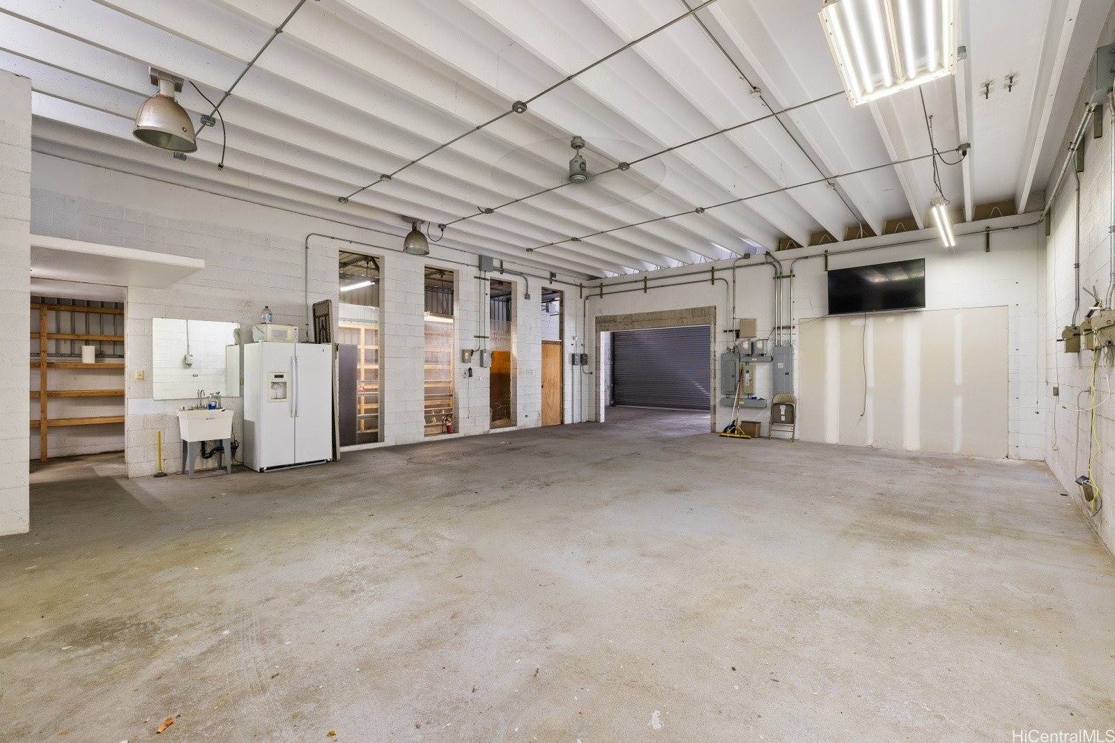 2209 Young Street, Honolulu, HI 96826