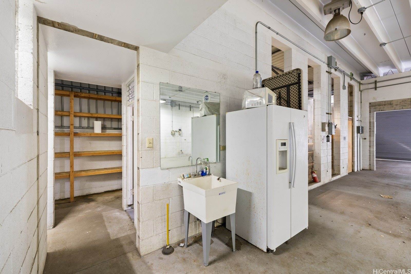 2209 Young Street, Honolulu, HI 96826