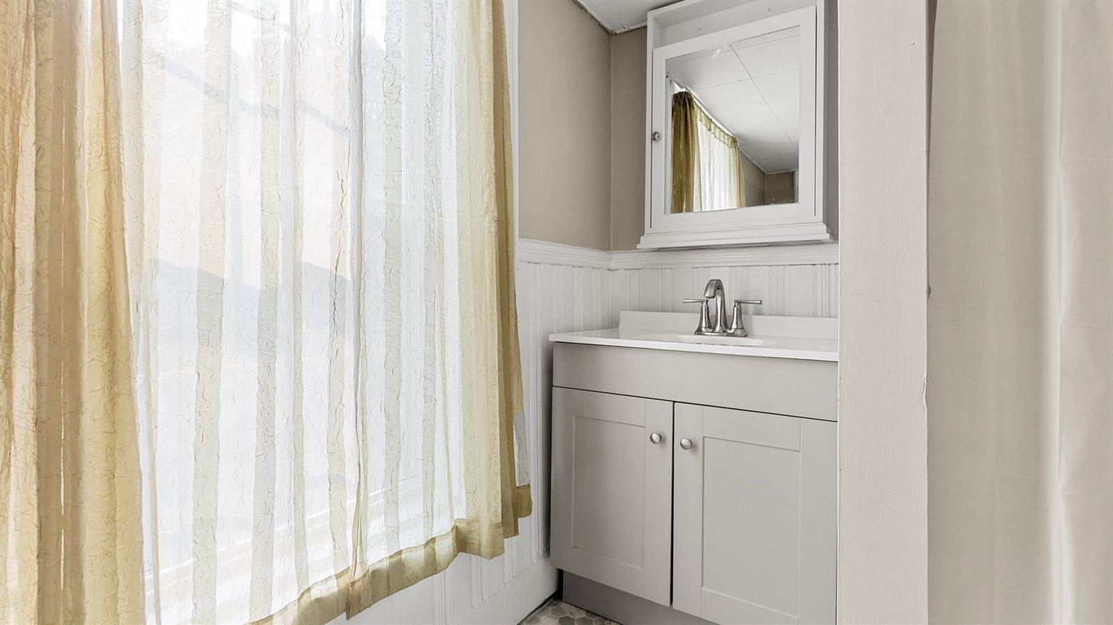 176 Court Street, Bangor, ME 04401