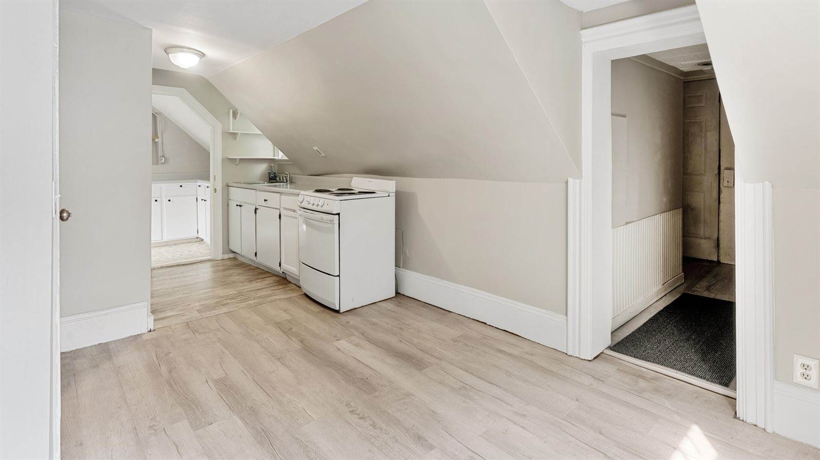 176 Court Street, Bangor, ME 04401