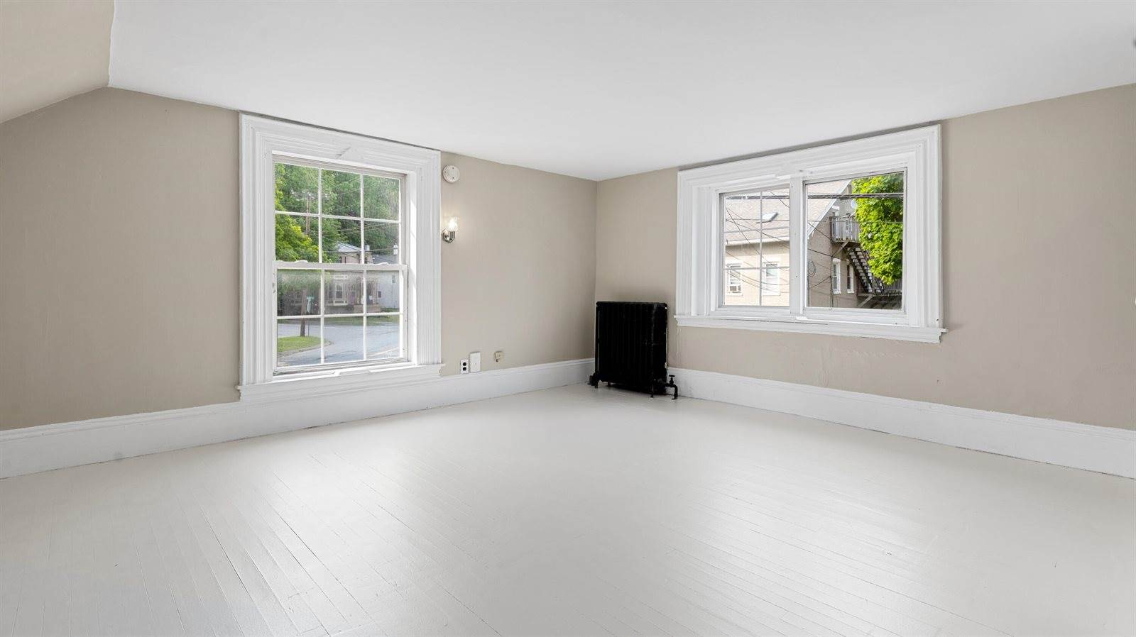 176 Court Street, Bangor, ME 04401