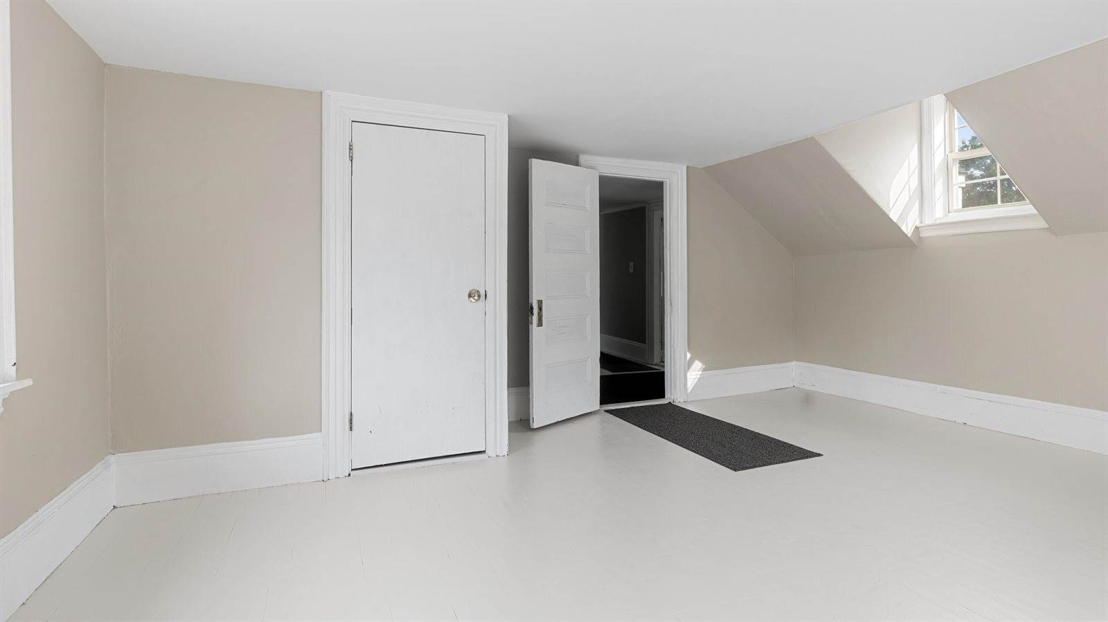 176 Court Street, Bangor, ME 04401