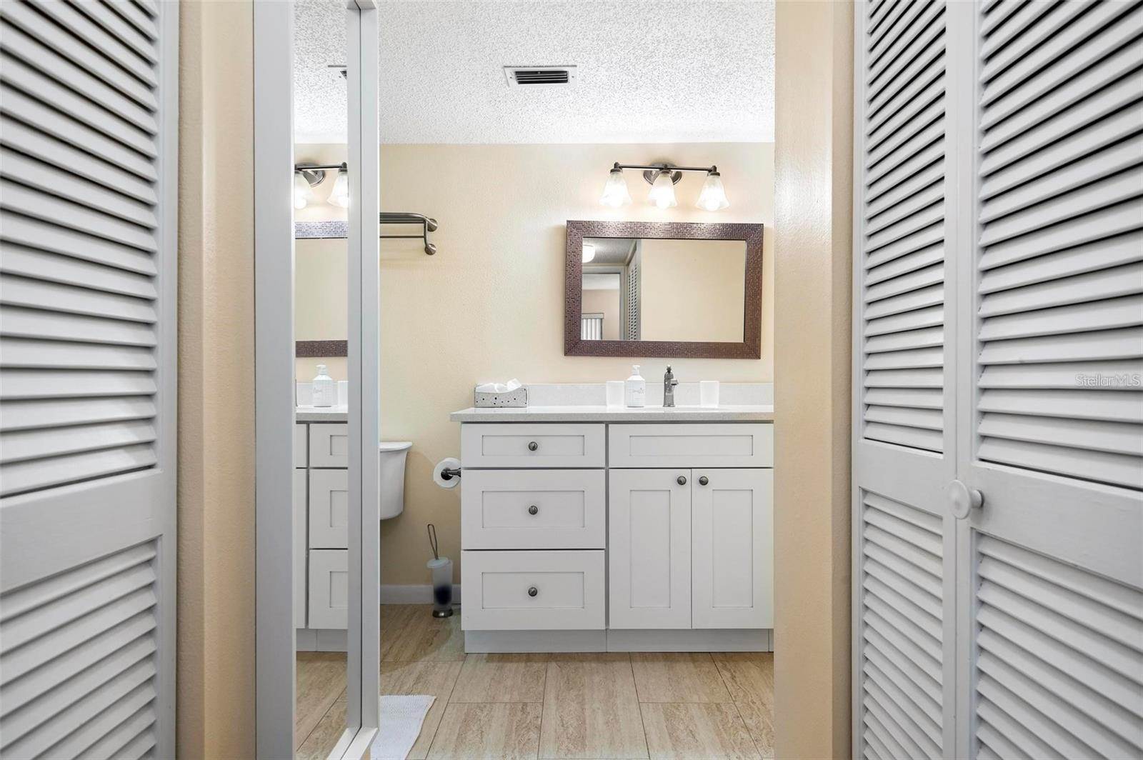 1707 Pelican Cove Road, Sarasota, FL 34231