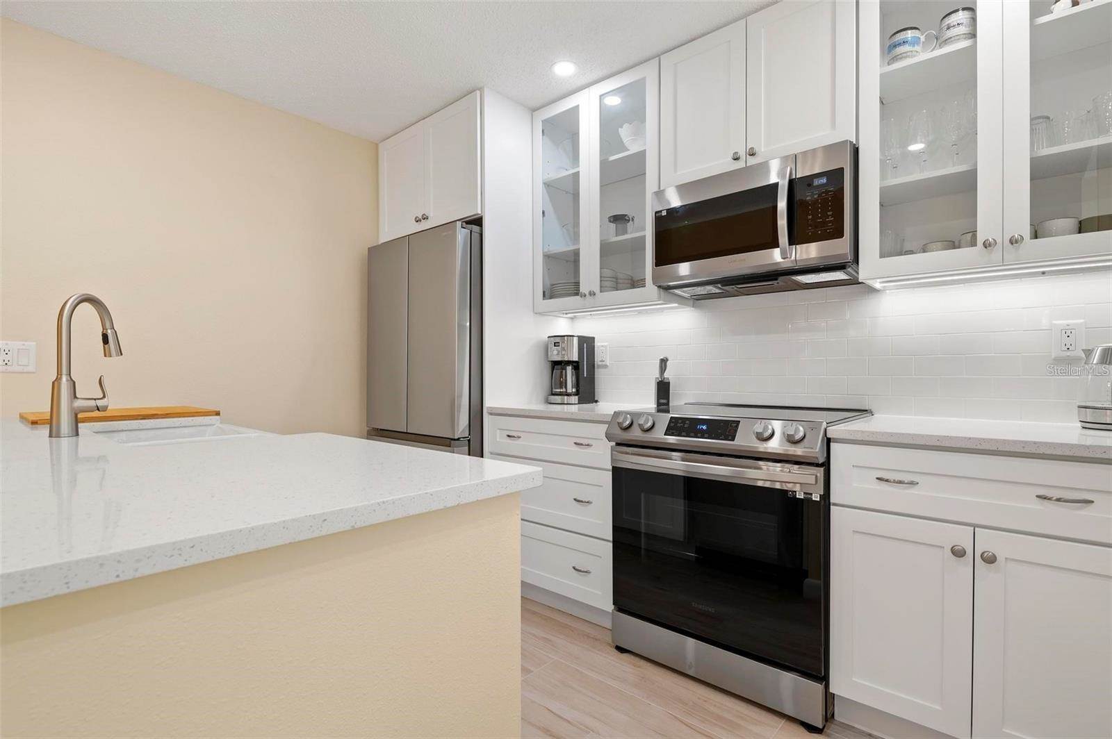 1707 Pelican Cove Road, Sarasota, FL 34231