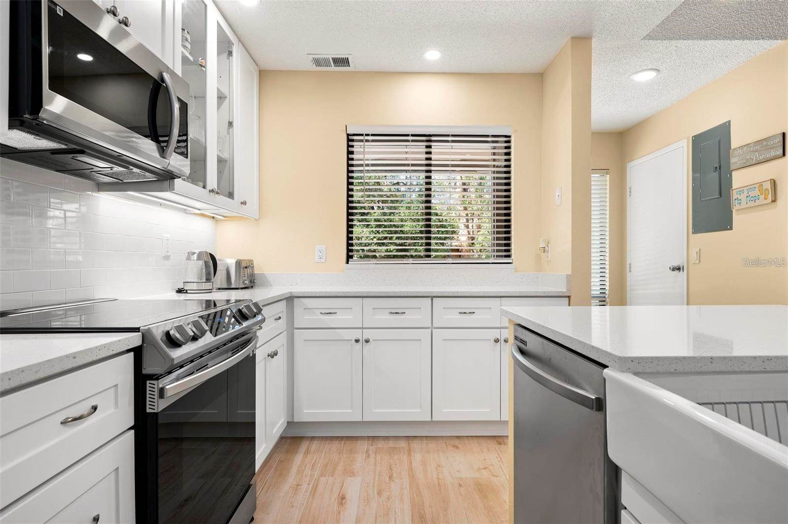 1707 Pelican Cove Road, Sarasota, FL 34231