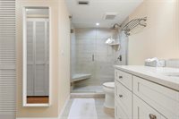 1707 Pelican Cove Road, Sarasota, FL 34231