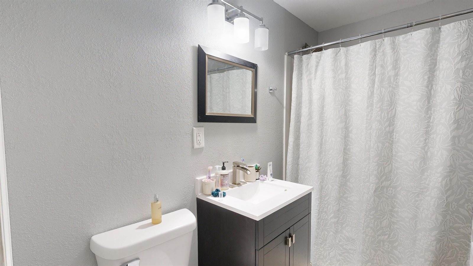 1552 Loomis St, La Crosse, WI 54603