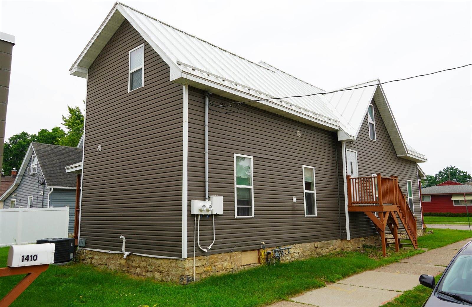1552 Loomis St, La Crosse, WI 54603