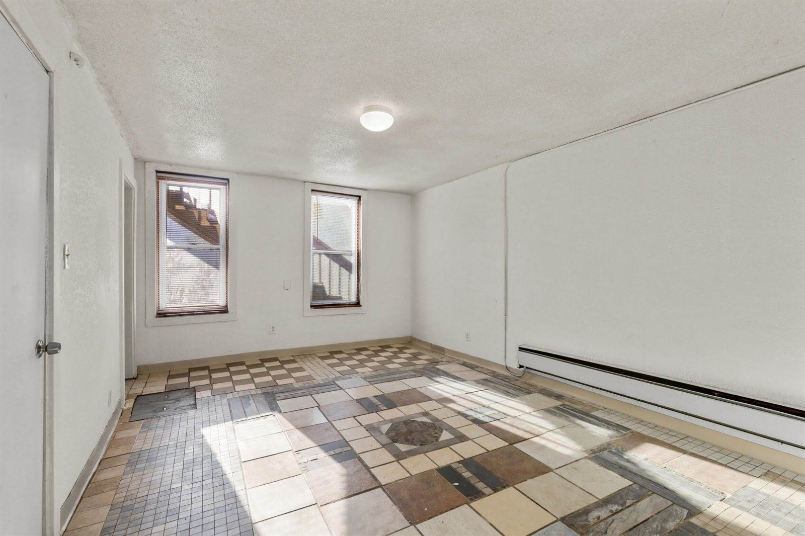 2380 South 16th St, Milwaukee, WI 53215